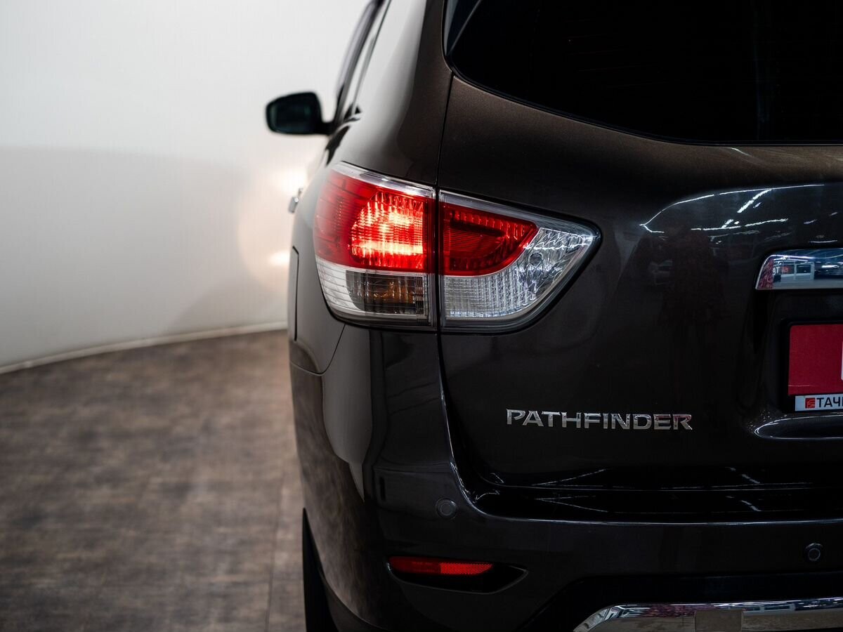 Nissan Pathfinder 2015 - фото автомобиля