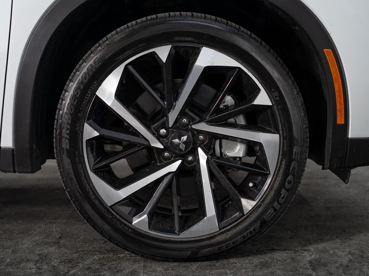 Mitsubishi Outlander 2022 - фото автомобиля
