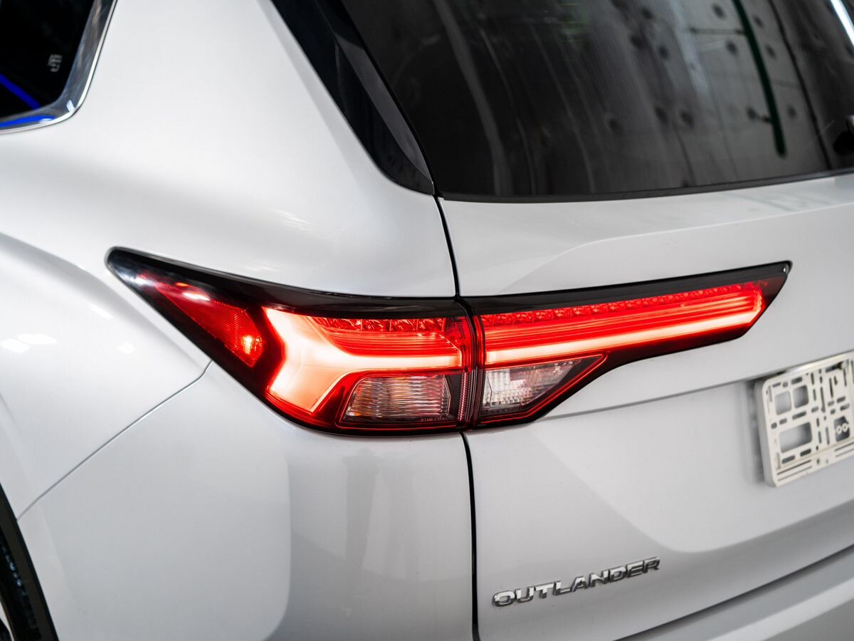 Mitsubishi Outlander 2022 - фото автомобиля