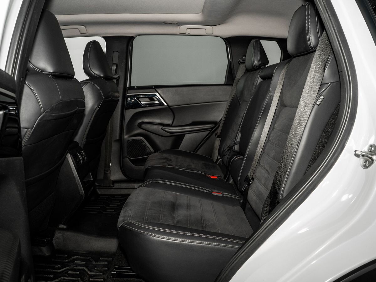 Mitsubishi Outlander 2022 - фото автомобиля