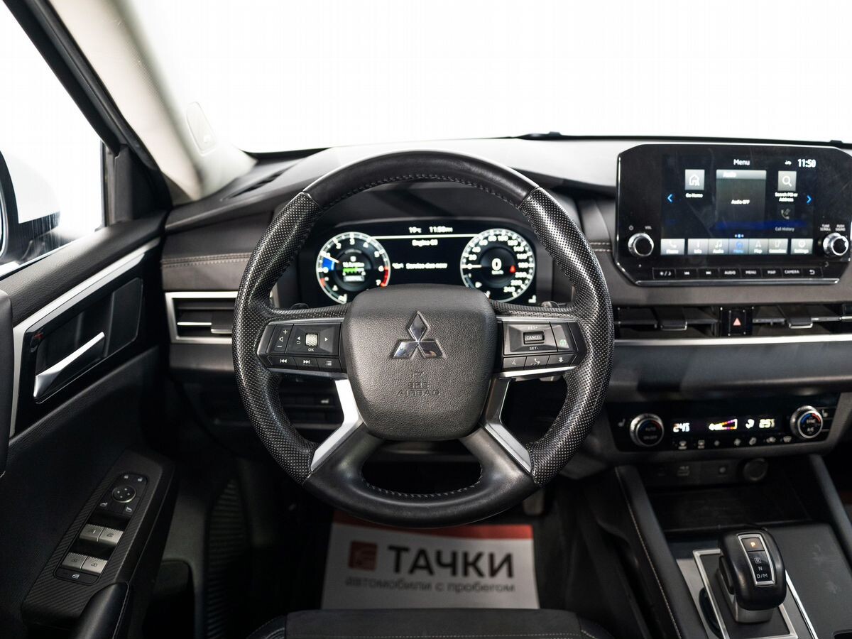 Mitsubishi Outlander 2022 - фото автомобиля