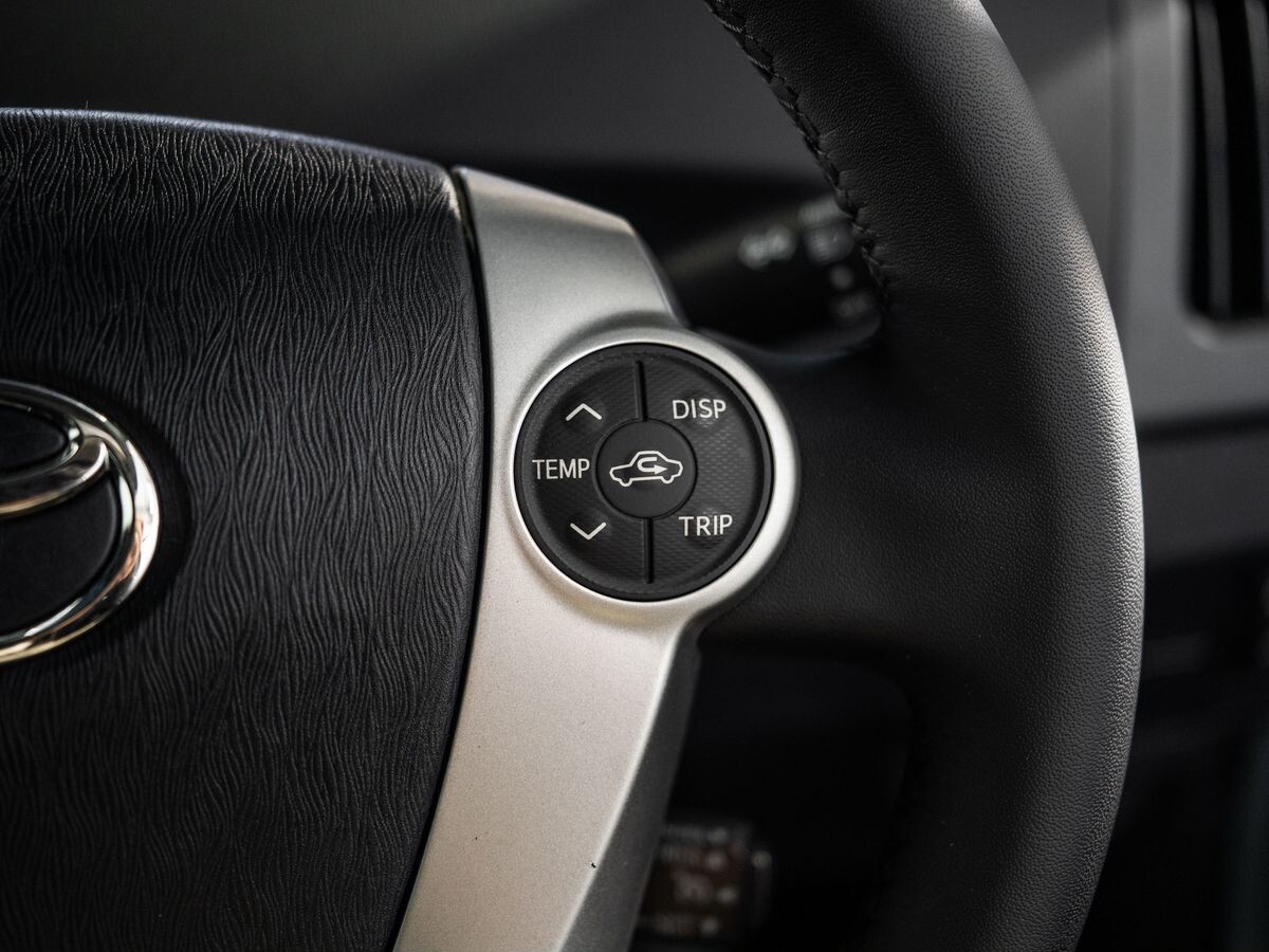 Toyota Prius 2013 - фото автомобиля