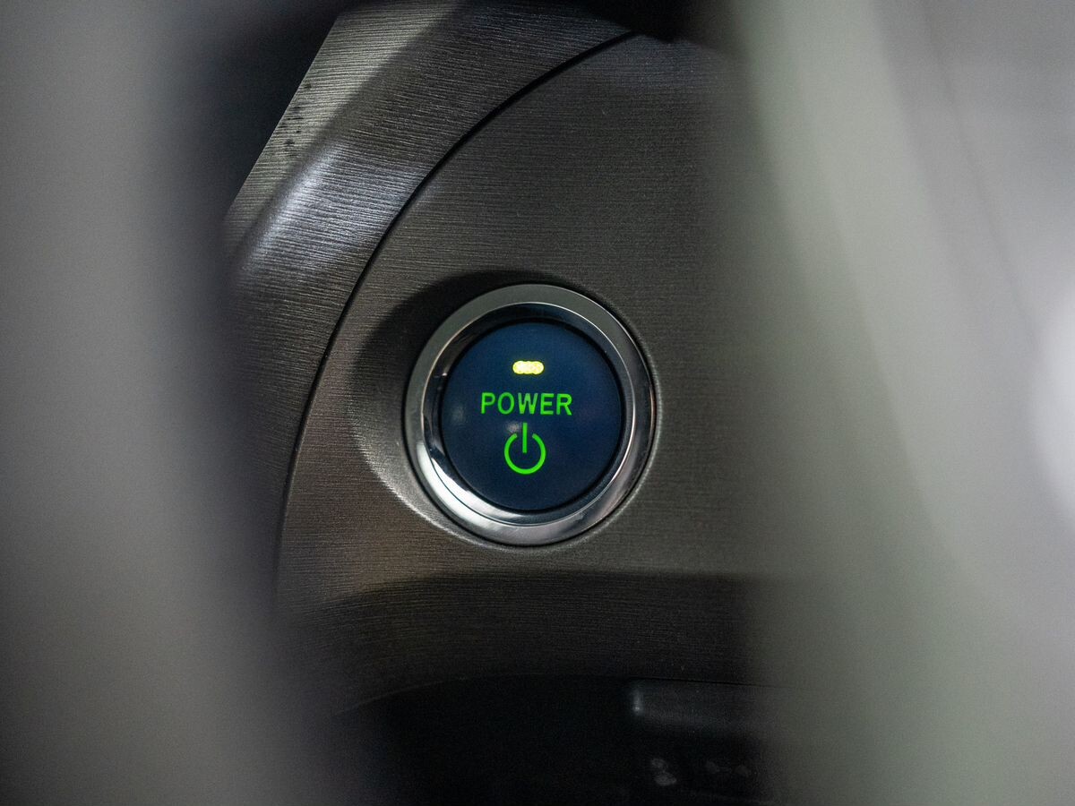 Toyota Prius 2013 - фото автомобиля