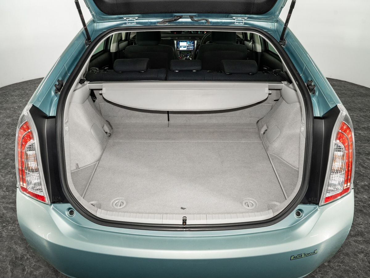 Toyota Prius 2013 - фото автомобиля