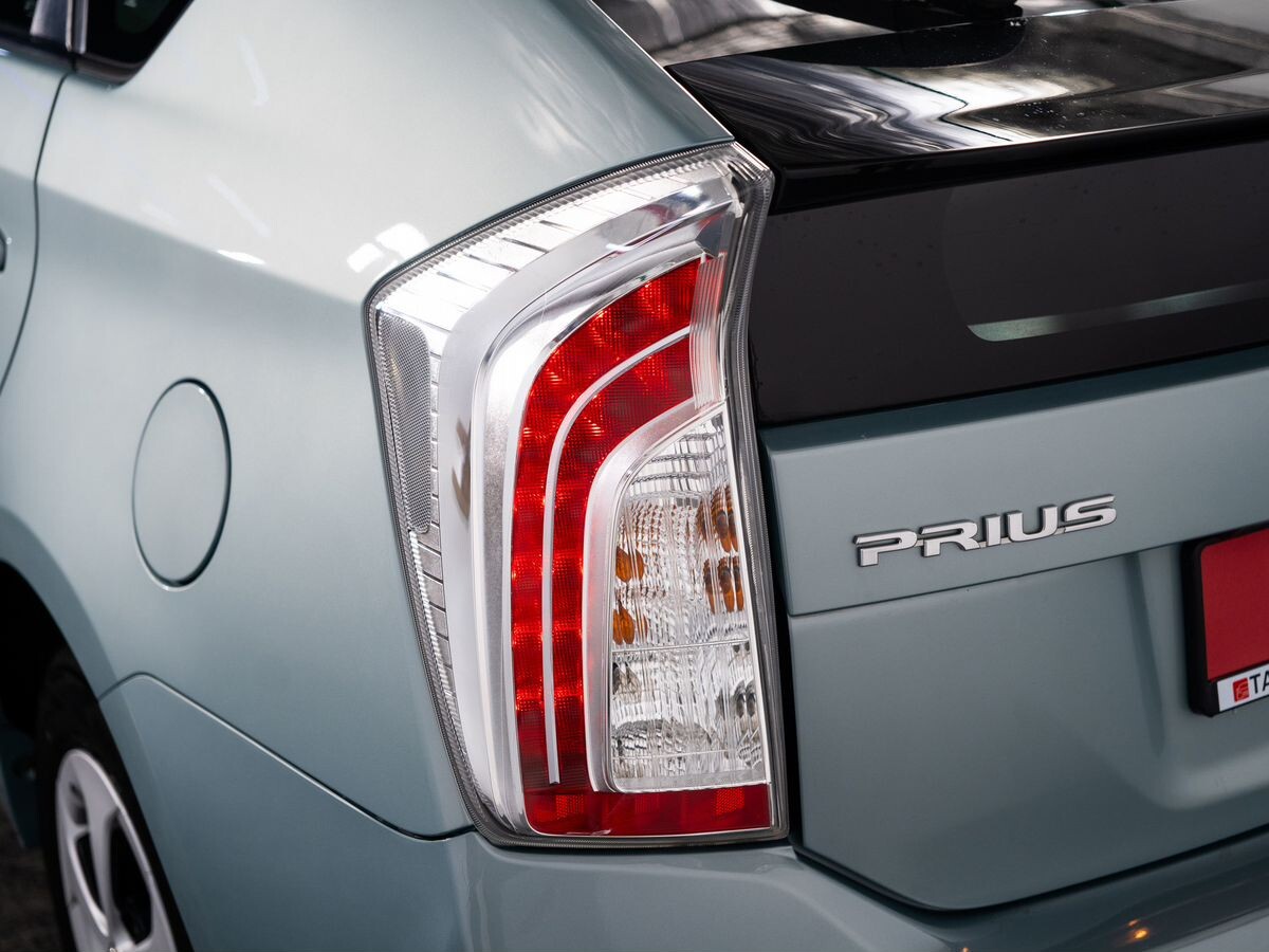 Toyota Prius 2013 - фото автомобиля