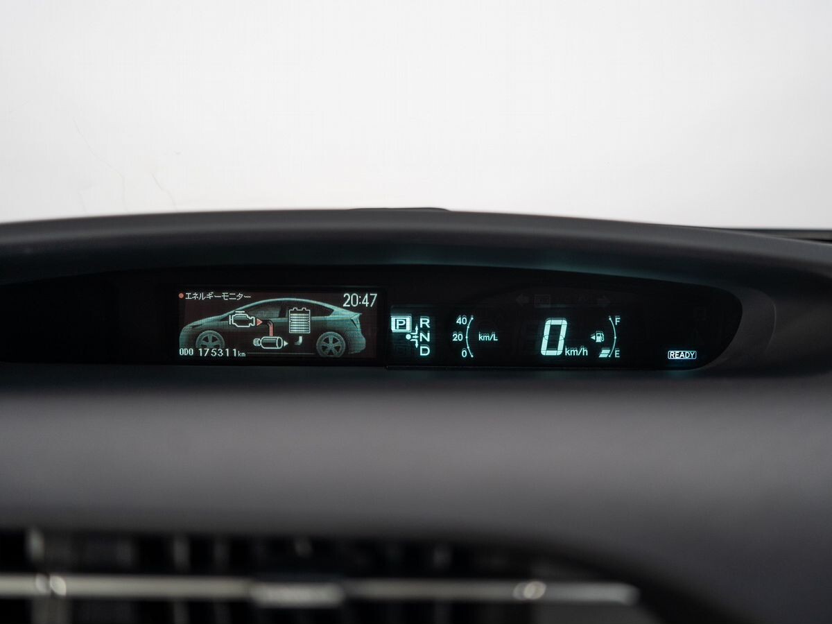 Toyota Prius 2013 - фото автомобиля