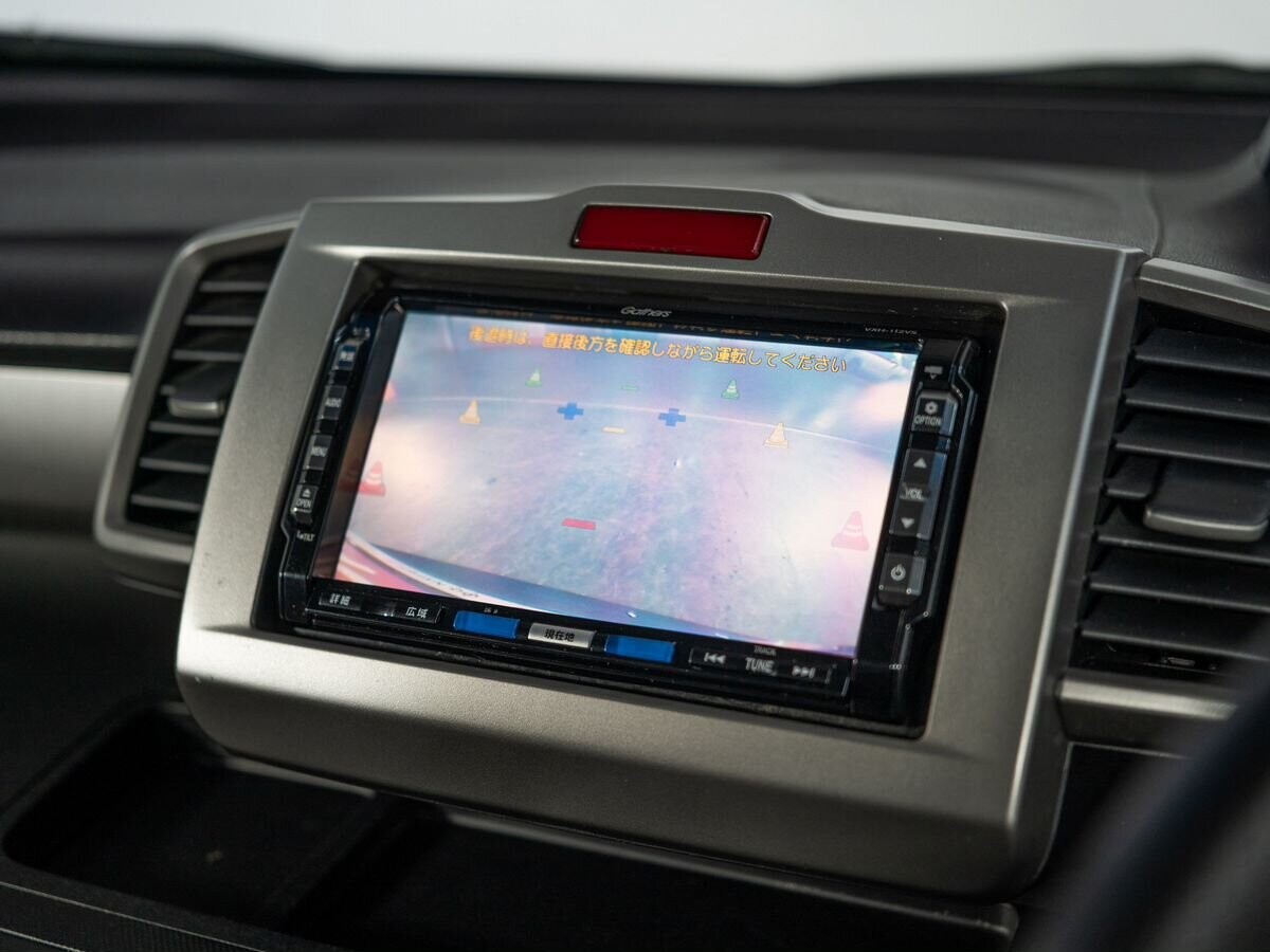 Honda Freed 2011 - фото автомобиля