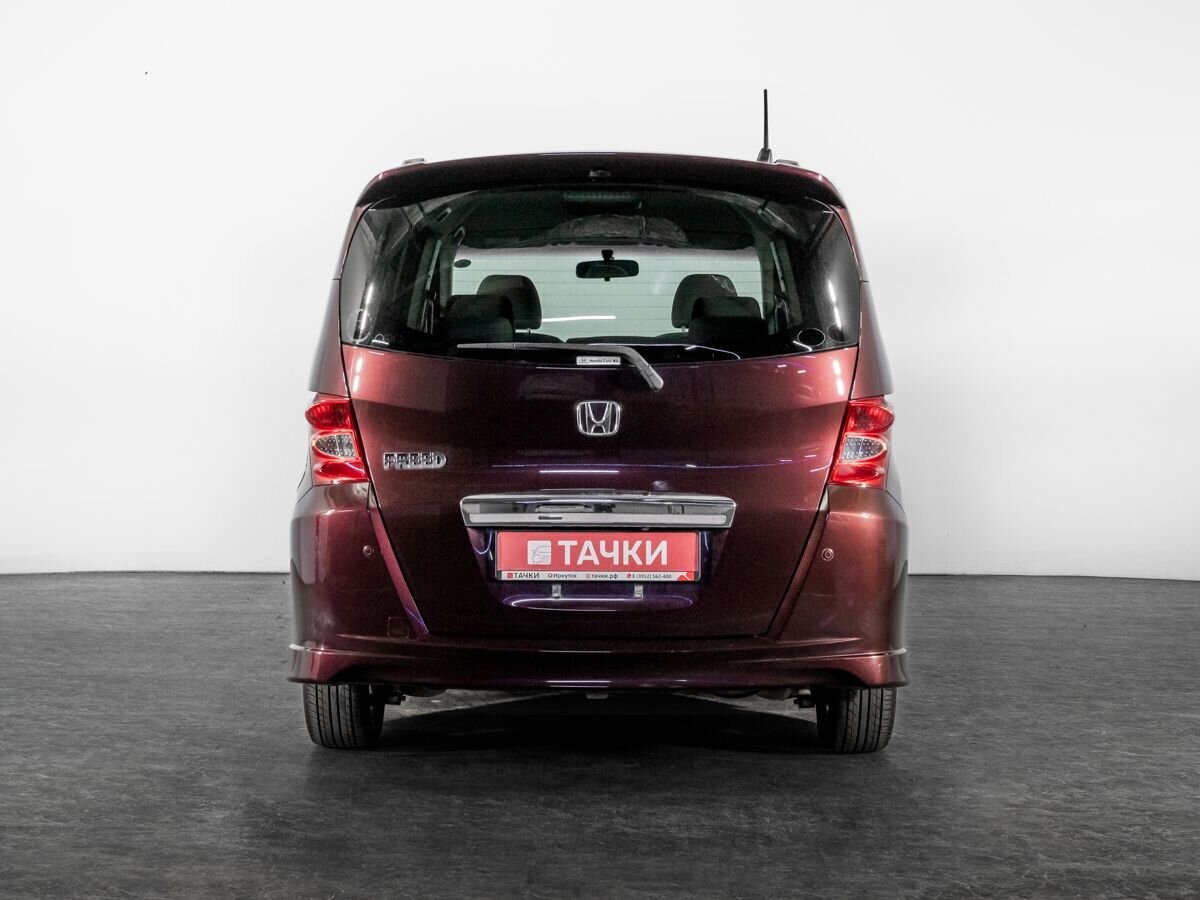 Honda Freed 2011 - фото автомобиля