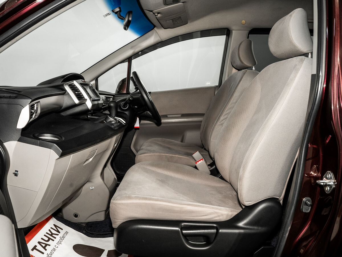 Honda Freed 2011 - фото автомобиля