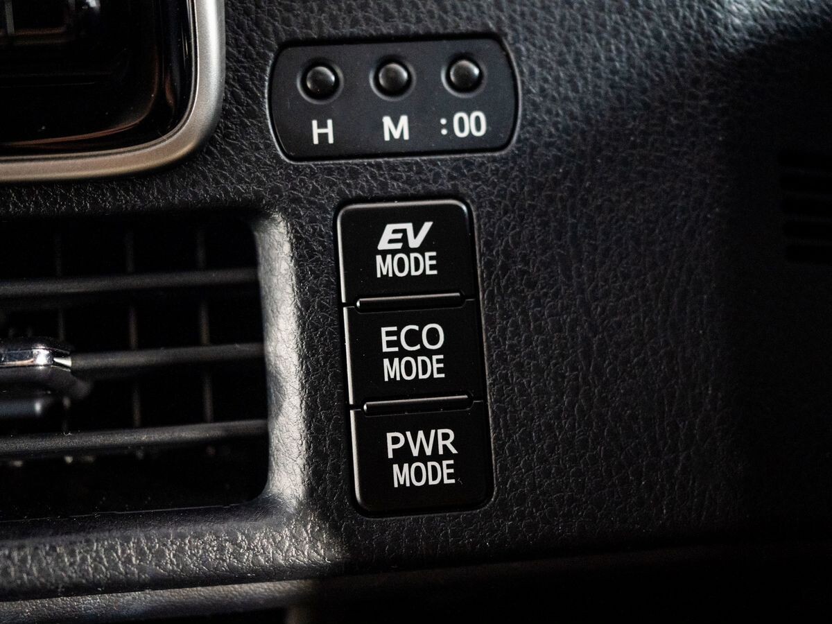 Toyota Esquire 2017 - фото автомобиля