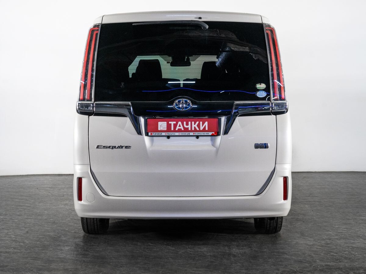 Toyota Esquire 2017 - фото автомобиля