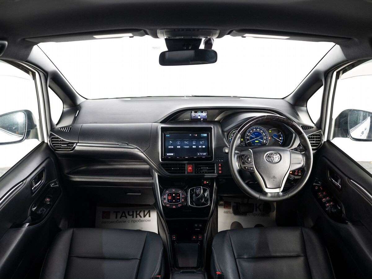 Toyota Esquire 2017 - фото автомобиля