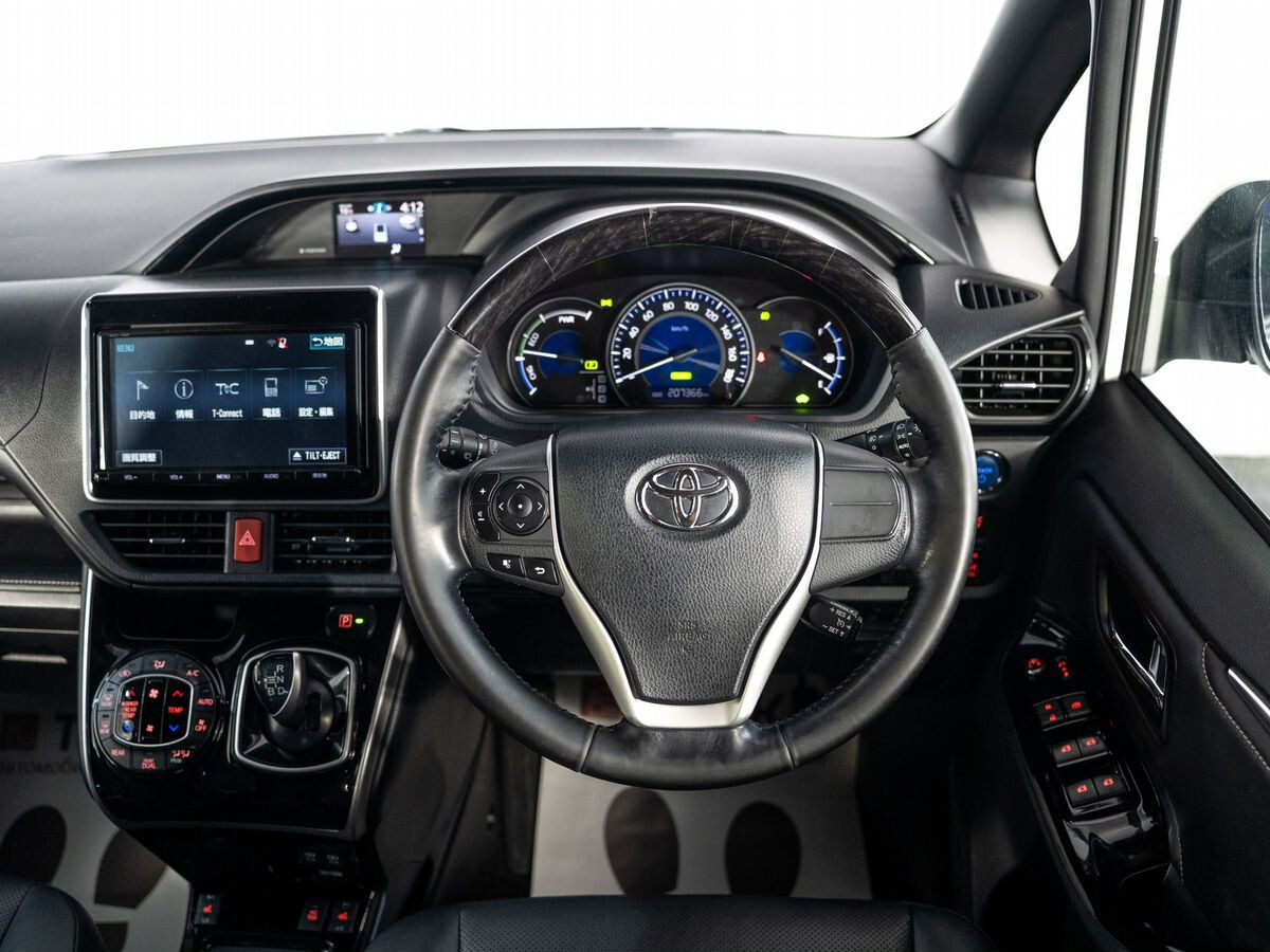 Toyota Esquire 2017 - фото автомобиля