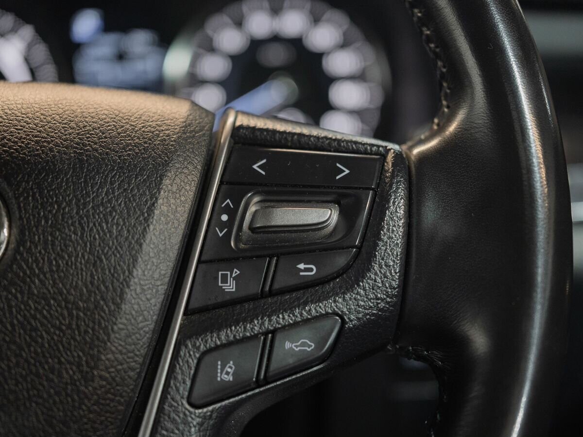 Toyota Alphard 2020 - фото автомобиля