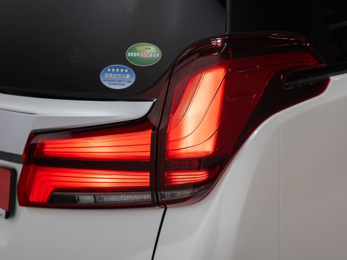 Toyota Alphard 2020 - фото автомобиля