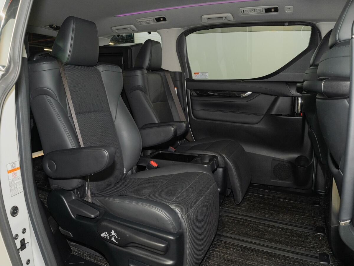 Toyota Alphard 2020 - фото автомобиля