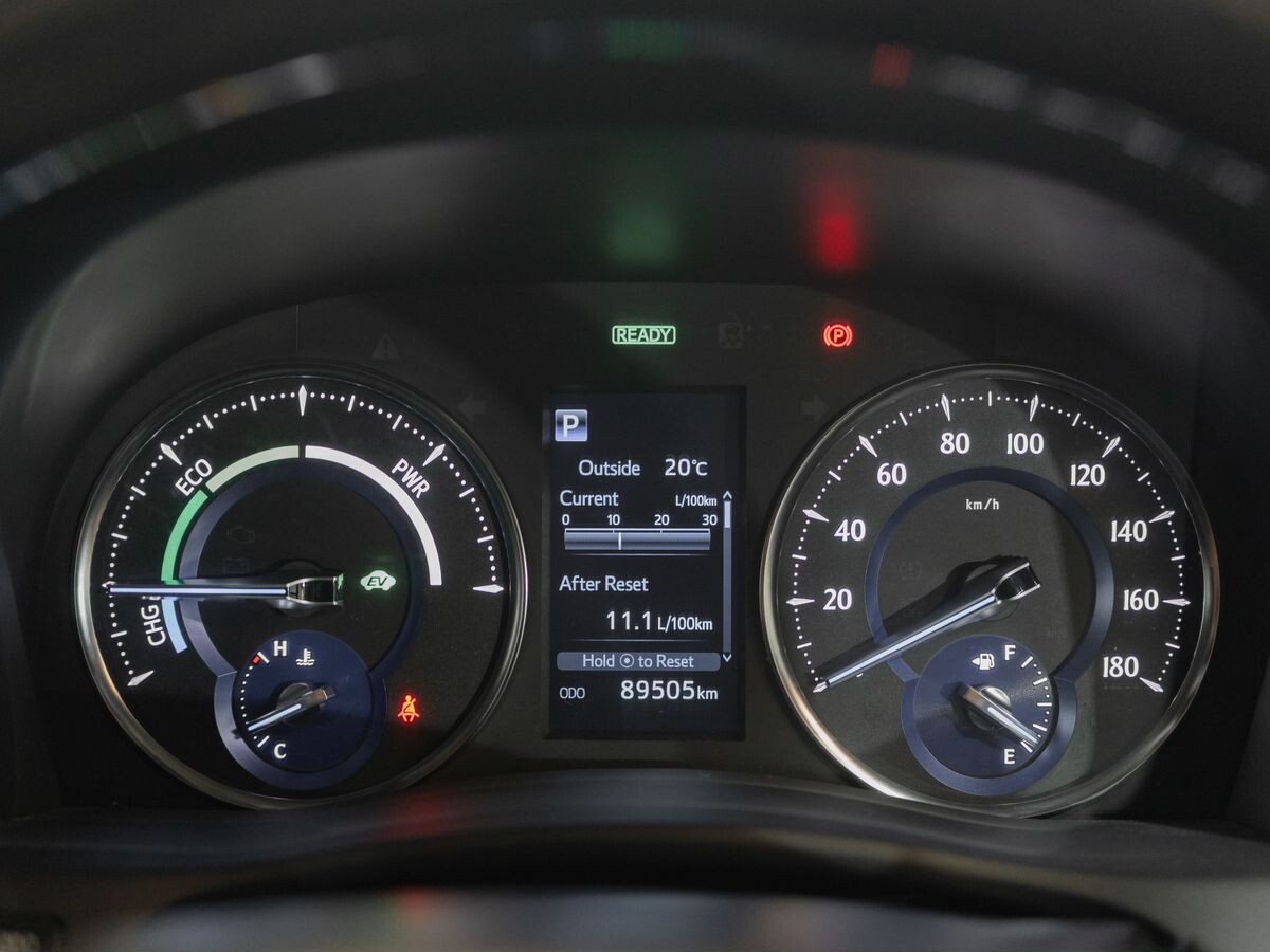 Toyota Alphard 2020 - фото автомобиля