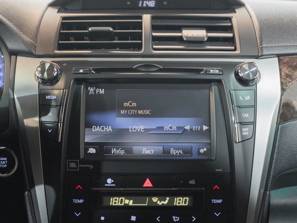 Toyota Camry 2015 - фото автомобиля