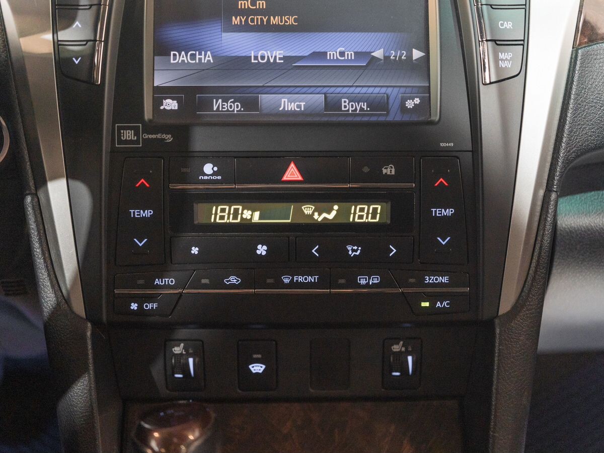 Toyota Camry 2015 - фото автомобиля