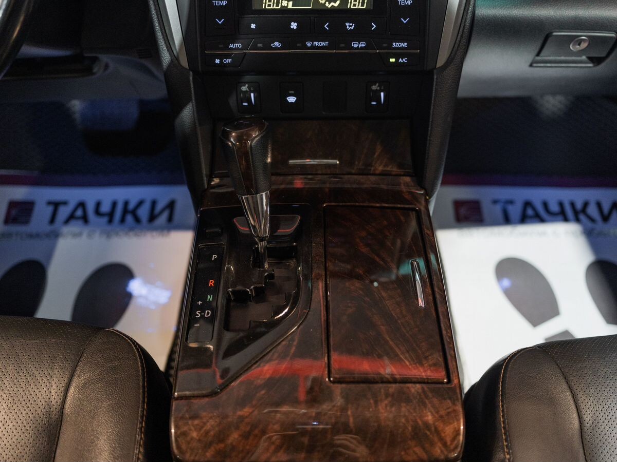 Toyota Camry 2015 - фото автомобиля
