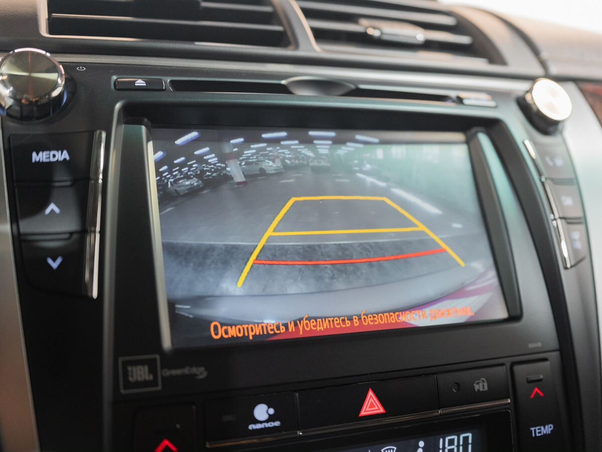 Toyota Camry 2015 - фото автомобиля