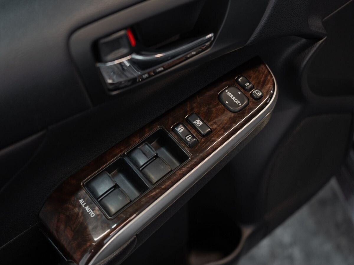 Toyota Camry 2015 - фото автомобиля