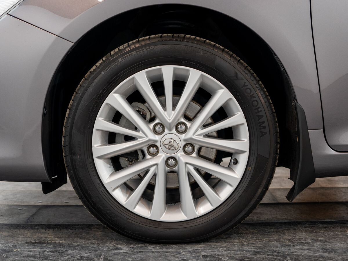 Toyota Camry 2015 - фото автомобиля