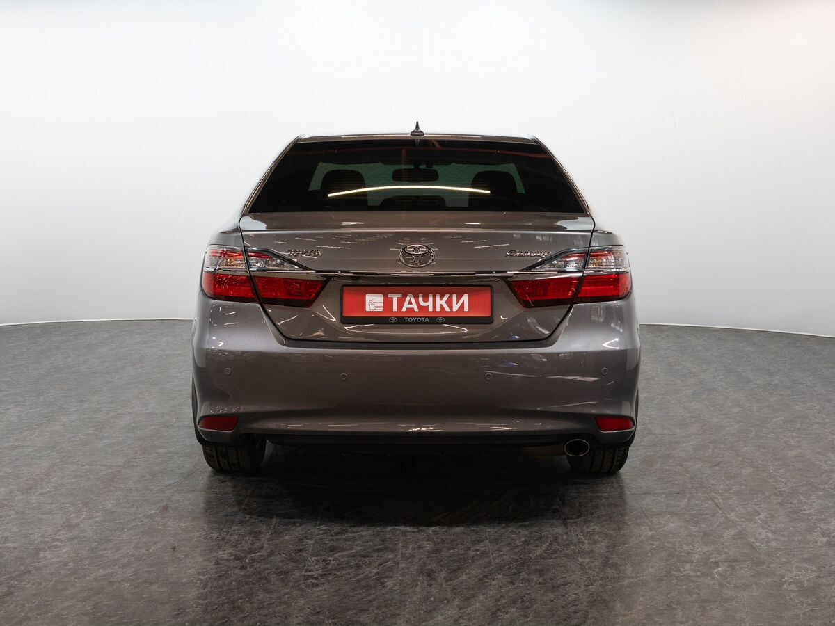 Toyota Camry 2015 - фото автомобиля