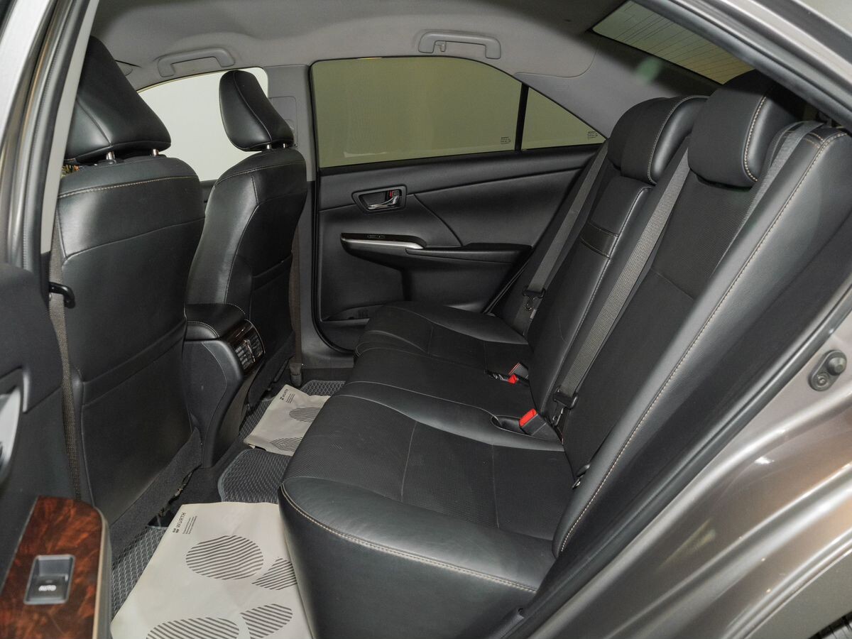 Toyota Camry 2015 - фото автомобиля
