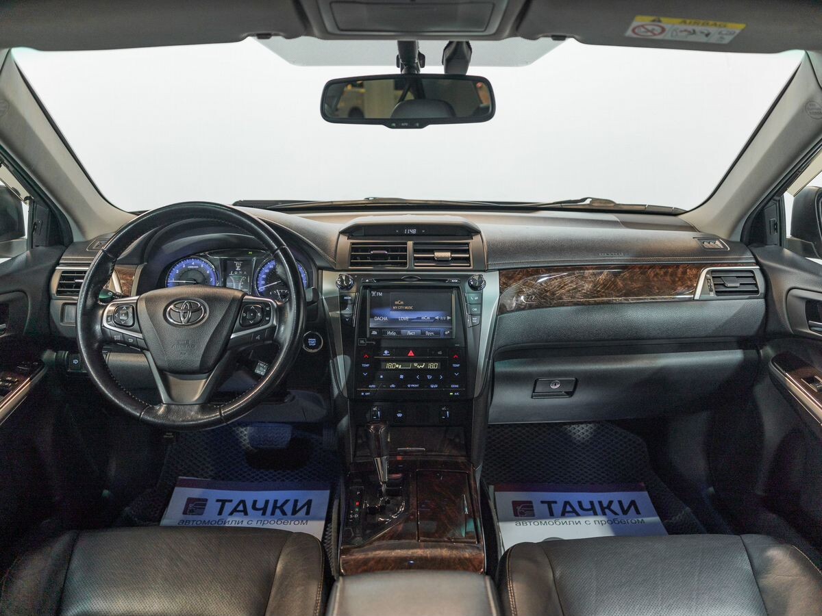 Toyota Camry 2015 - фото автомобиля