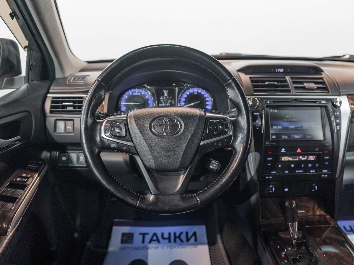 Toyota Camry 2015 - фото автомобиля