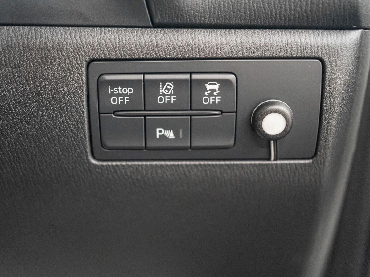 Mazda Axela 2017 - фото автомобиля