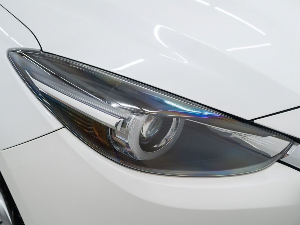 Mazda Axela 2017 - фото автомобиля