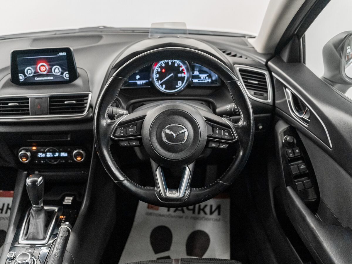 Mazda Axela 2017 - фото автомобиля