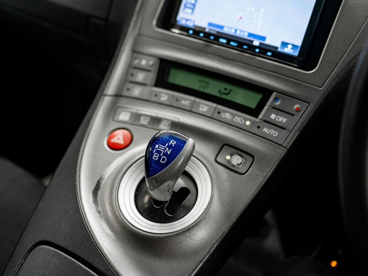 Toyota Prius 2012 - фото автомобиля