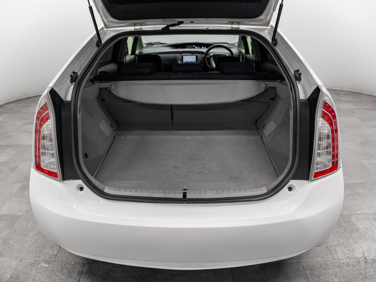 Toyota Prius 2012 - фото автомобиля