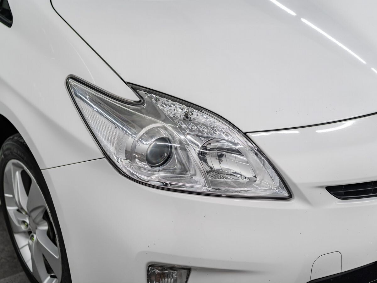 Toyota Prius 2012 - фото автомобиля
