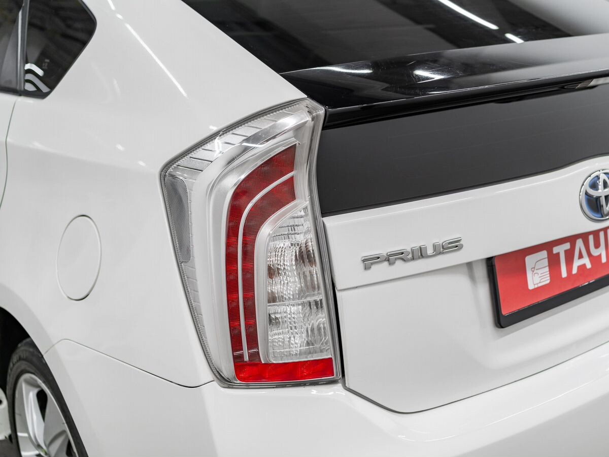 Toyota Prius 2012 - фото автомобиля