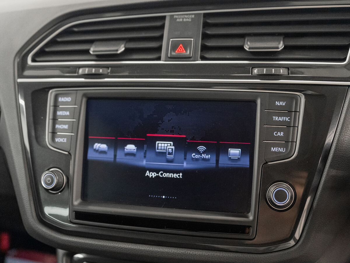 Volkswagen Tiguan 2016 - фото автомобиля