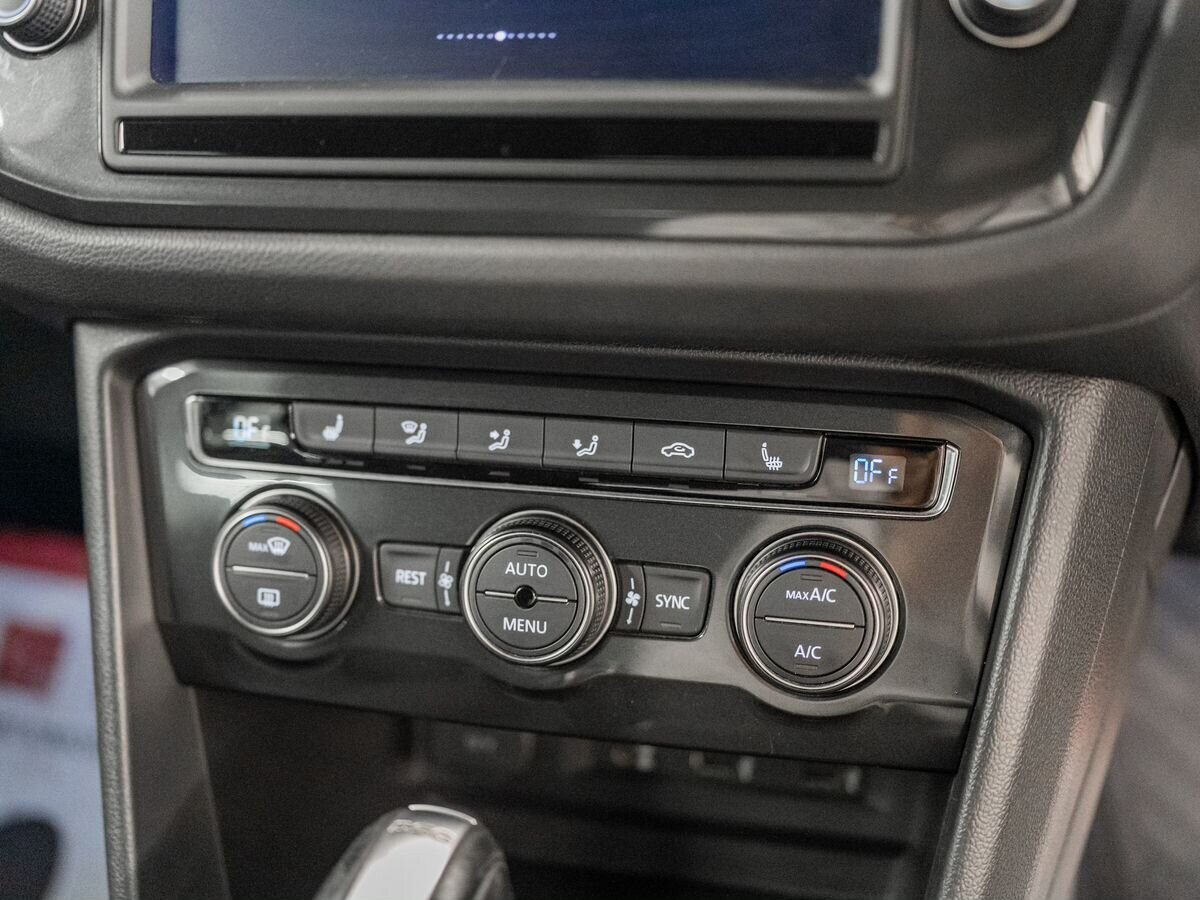 Volkswagen Tiguan 2016 - фото автомобиля