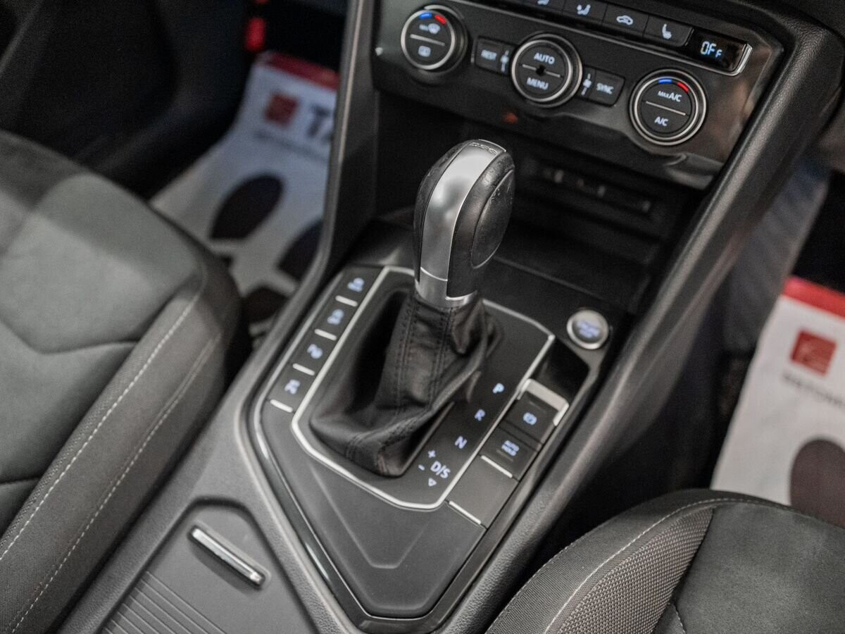 Volkswagen Tiguan 2016 - фото автомобиля