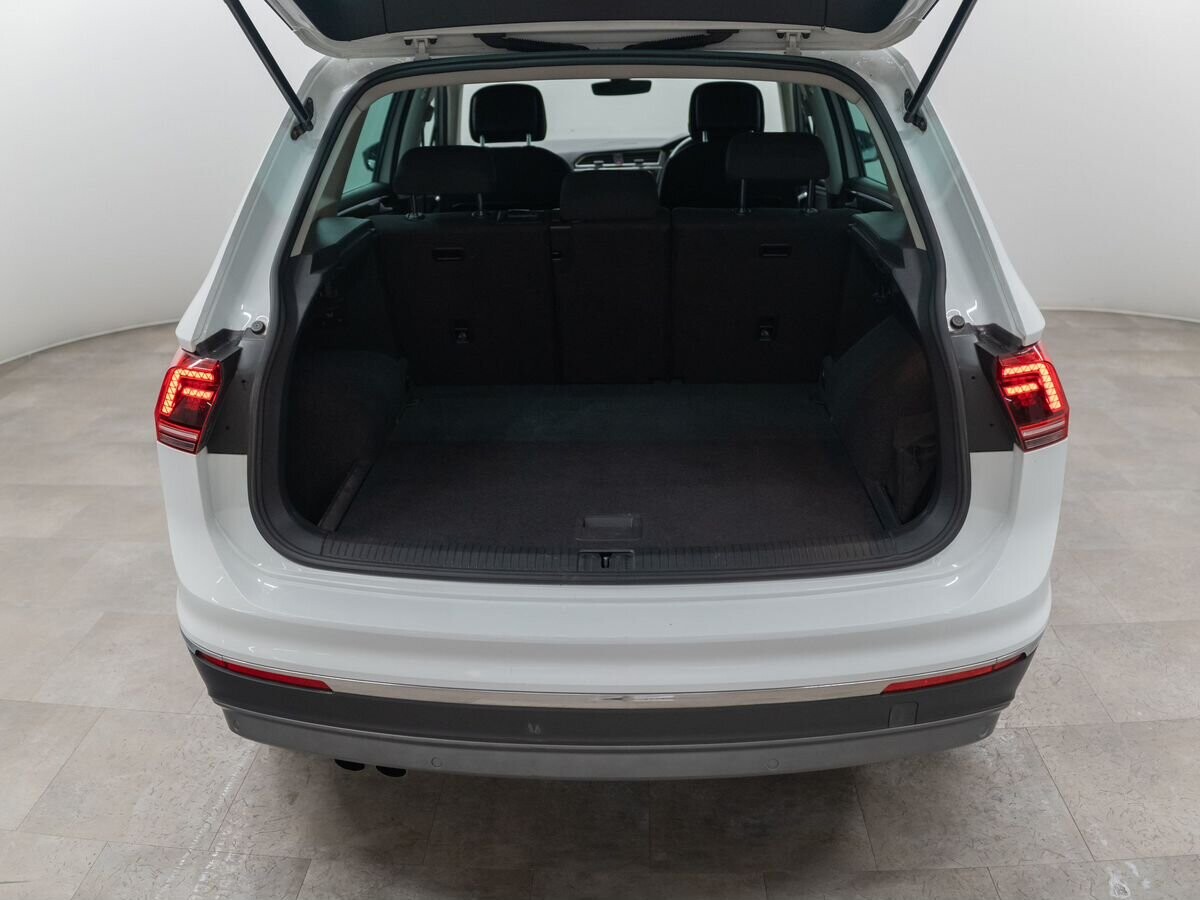 Volkswagen Tiguan 2016 - фото автомобиля