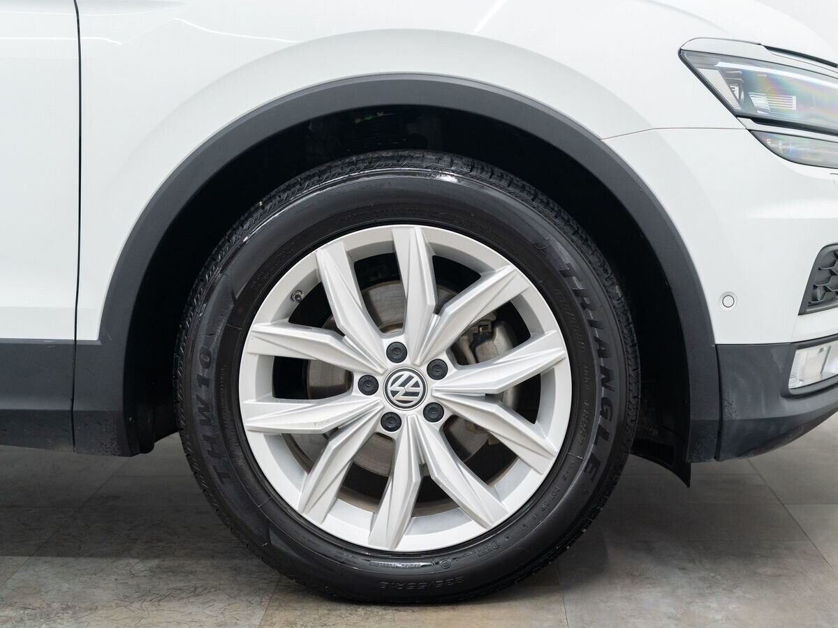 Volkswagen Tiguan 2016 - фото автомобиля