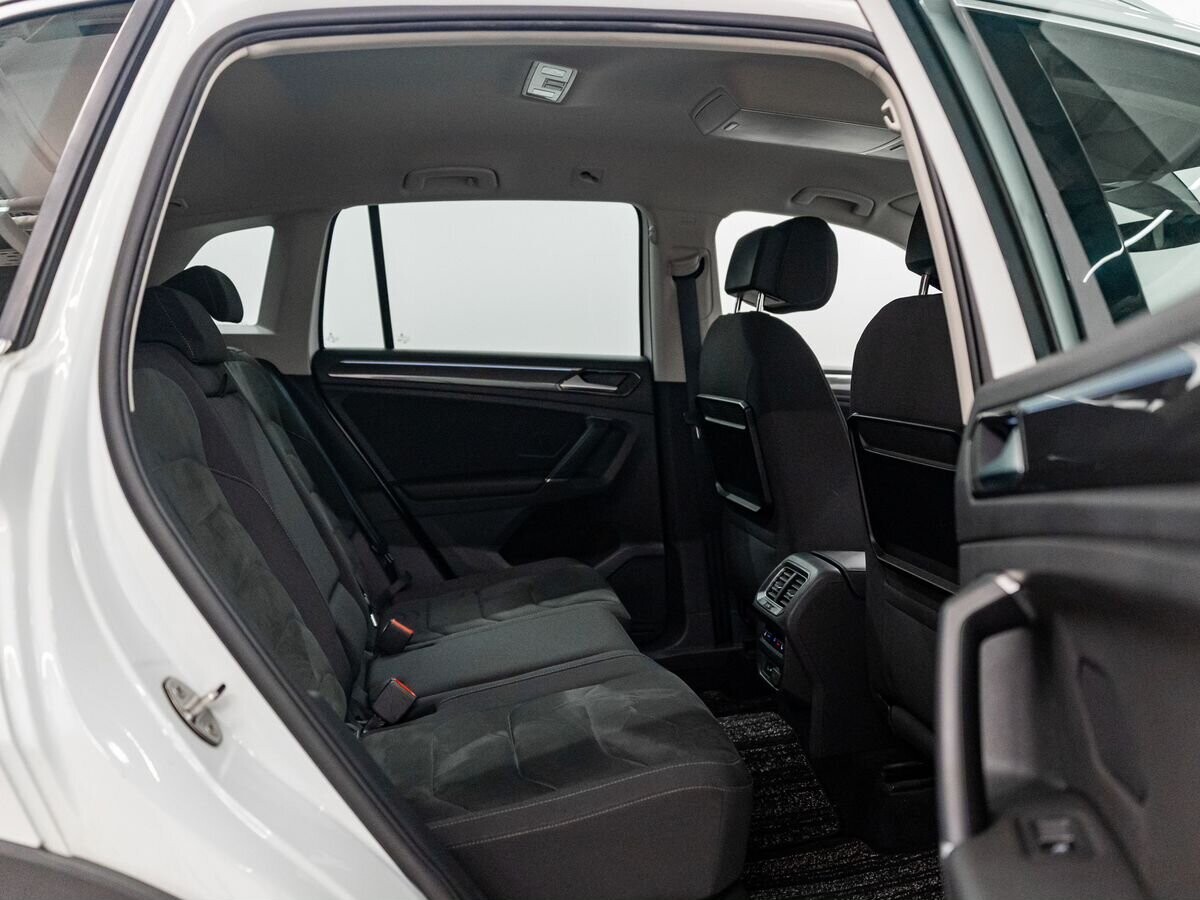 Volkswagen Tiguan 2016 - фото автомобиля