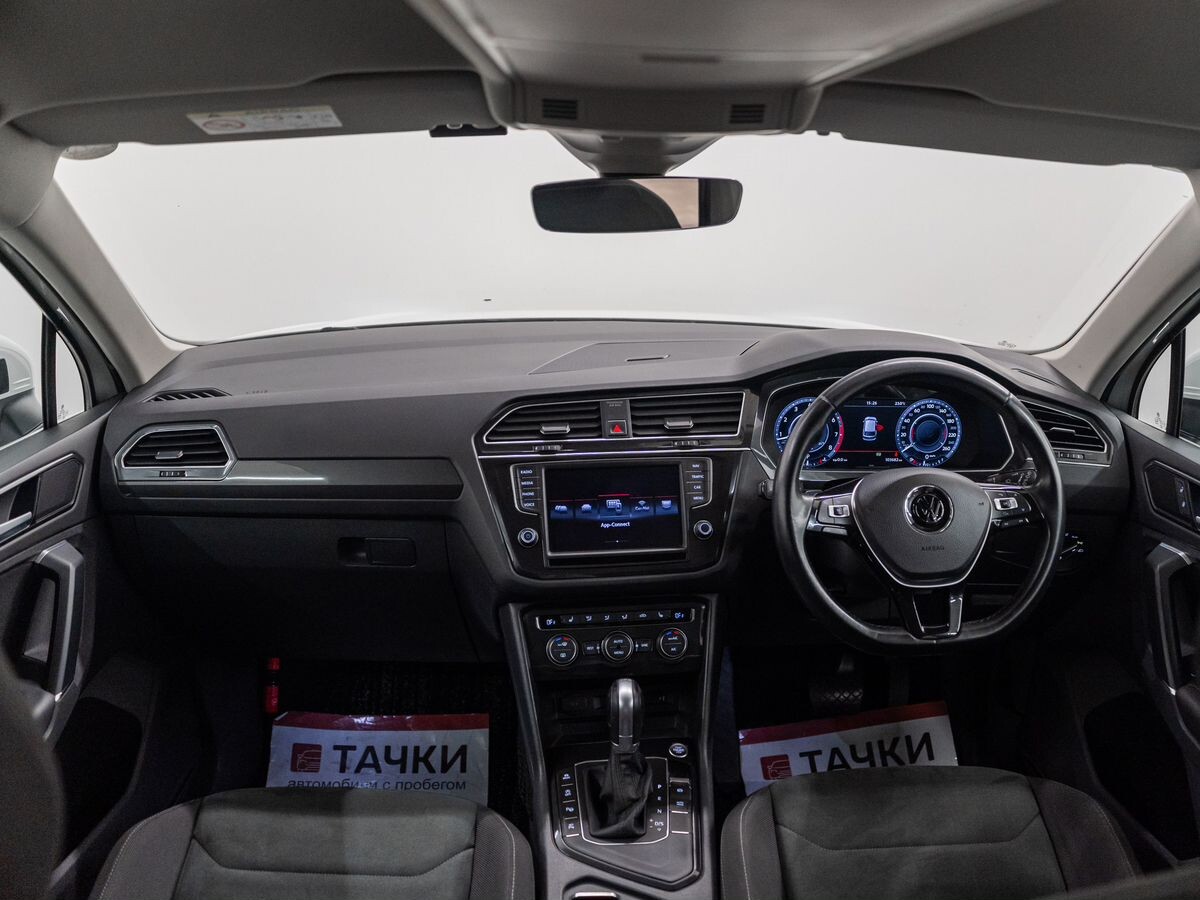 Volkswagen Tiguan 2016 - фото автомобиля