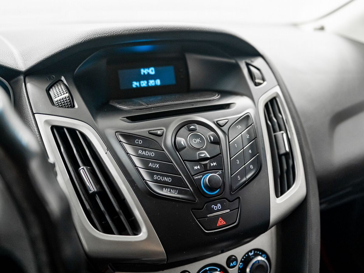 Ford Focus 2012 - фото автомобиля