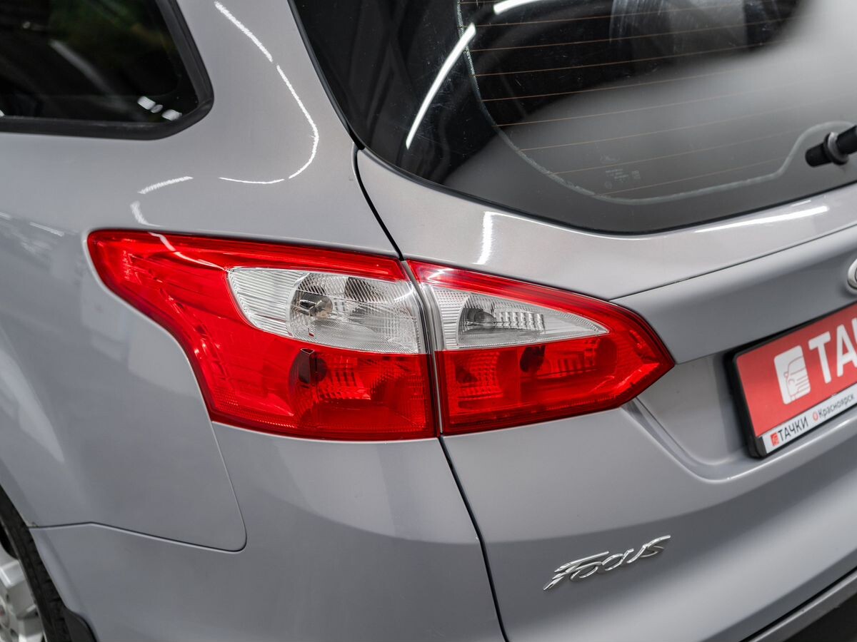 Ford Focus 2012 - фото автомобиля
