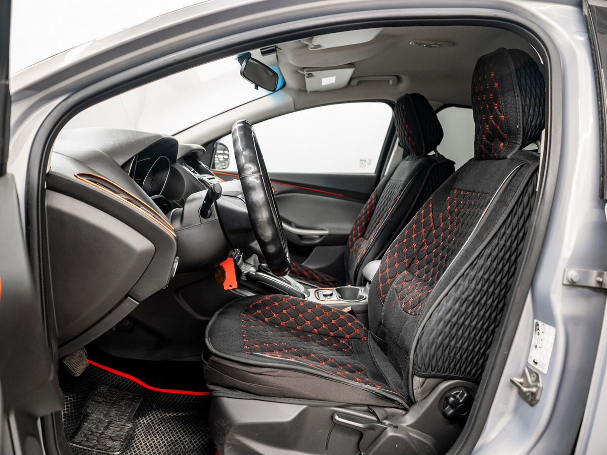Ford Focus 2012 - фото автомобиля