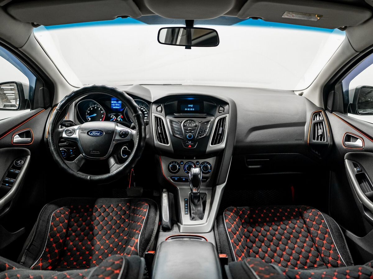 Ford Focus 2012 - фото автомобиля