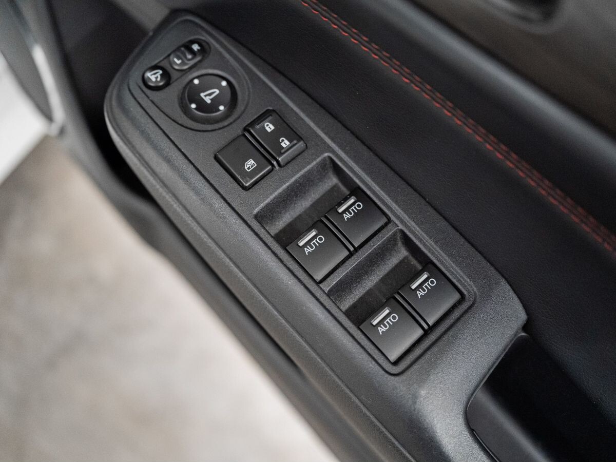 Honda Jade 2015 - фото автомобиля